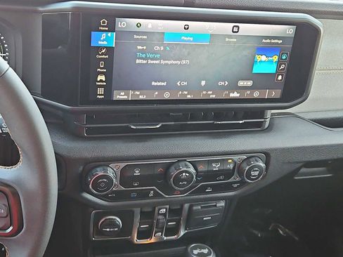 Used 2024 Jeep Wrangler Sport S image 26