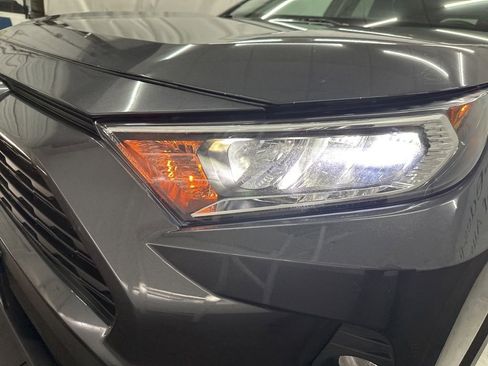 Used 2020 Toyota RAV4 XLE Premium FWD image 10