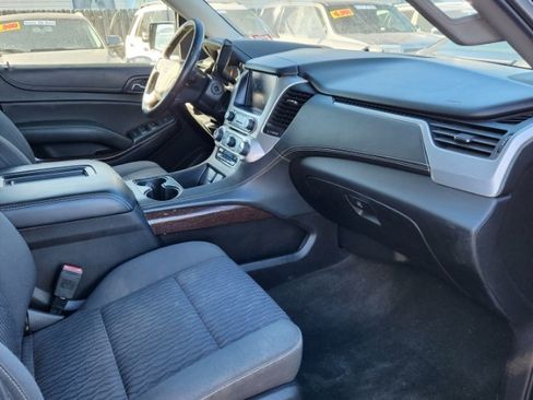 Used 2017 GMC Yukon SLE w/ SLE Value Package AWD/4WD image 12