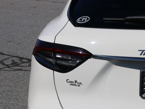 Used 2022 Maserati Levante GT image 6