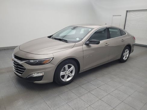 Used 2024 Chevrolet Malibu LT FWD image 2