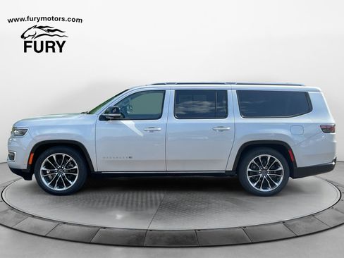 Used 2024 Jeep Wagoneer L Series III w/ Premium Group I AWD/4WD image 6