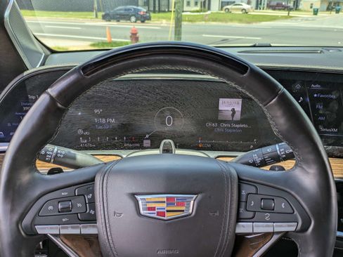 Used 2023 Cadillac Escalade ESV Sport Platinum RWD image 29