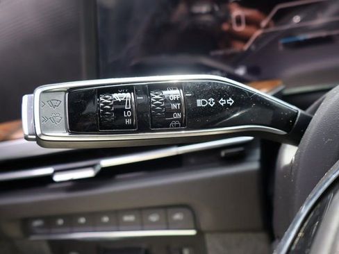 Certified 2025 Cadillac Escalade Premium Luxury Platinum image 41