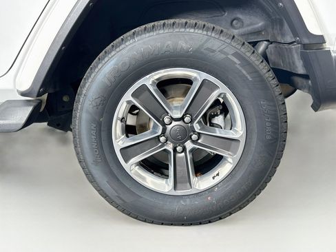 Used 2020 Jeep Wrangler Unlimited Sahara AWD/4WD image 11