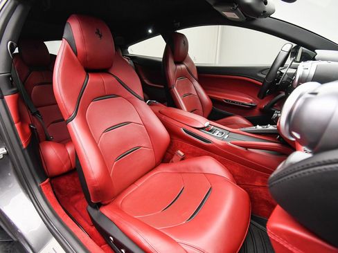 Used 2018 Ferrari GTC4Lusso V12 image 18