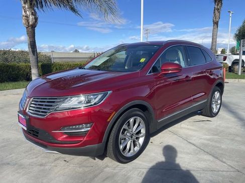 Used 2018 Lincoln MKC Select w/ Select Plus Package image 1