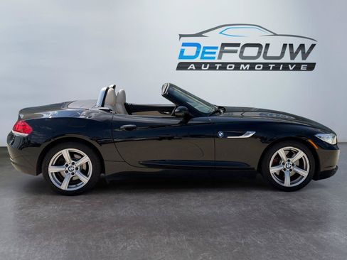 Used 2015 BMW Z4 sDrive28i RWD image 2