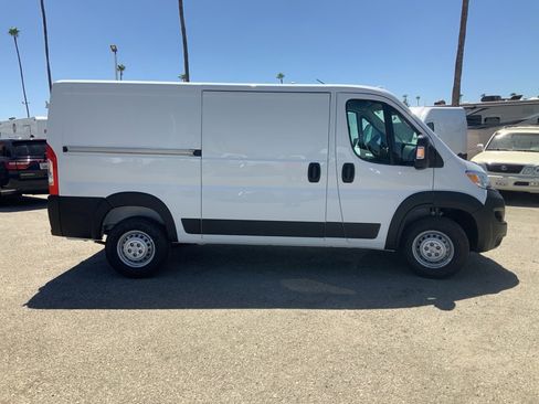 New 2025 RAM ProMaster 3500 w/ Convenience Group image 4
