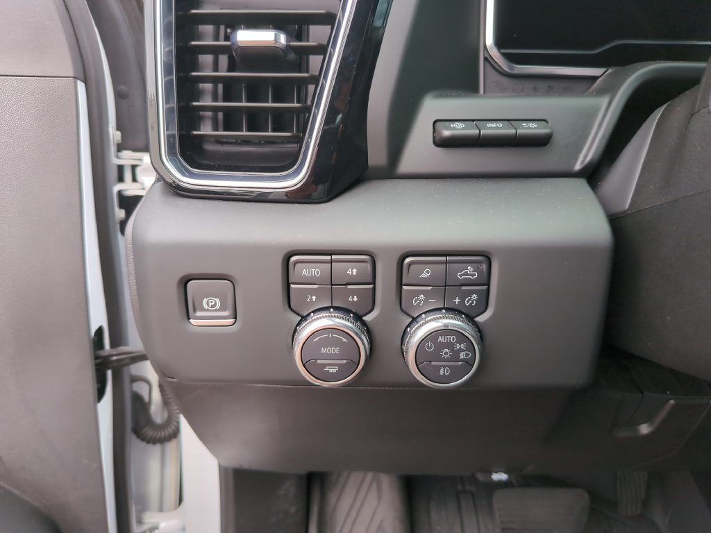 Used 2024 GMC Sierra 2500 Denali Ultimate AWD/4WD image 24