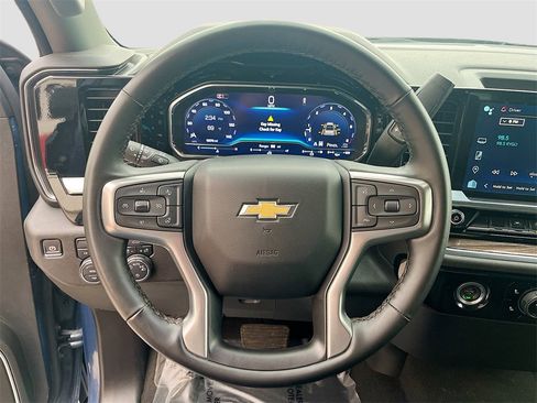Used 2024 Chevrolet Silverado 1500 LT image 11