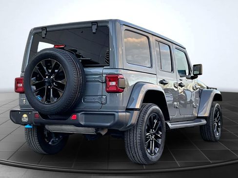 Used 2023 Jeep Wrangler Unlimited Sahara w/ Cold Weather Group AWD/4WD image 23
