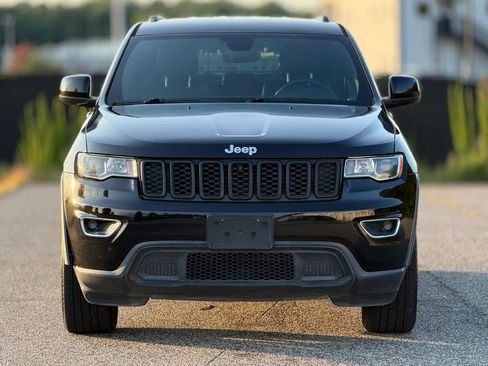 Used 2017 Jeep Grand Cherokee Laredo w/ Quick Order Package 23E AWD/4WD image 5