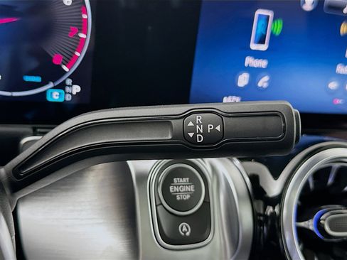 New 2025 Mercedes-Benz GLB 250 4MATIC image 16