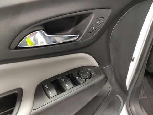 Used 2022 Chevrolet Equinox LS w/ LPO, Chrome Package image 27