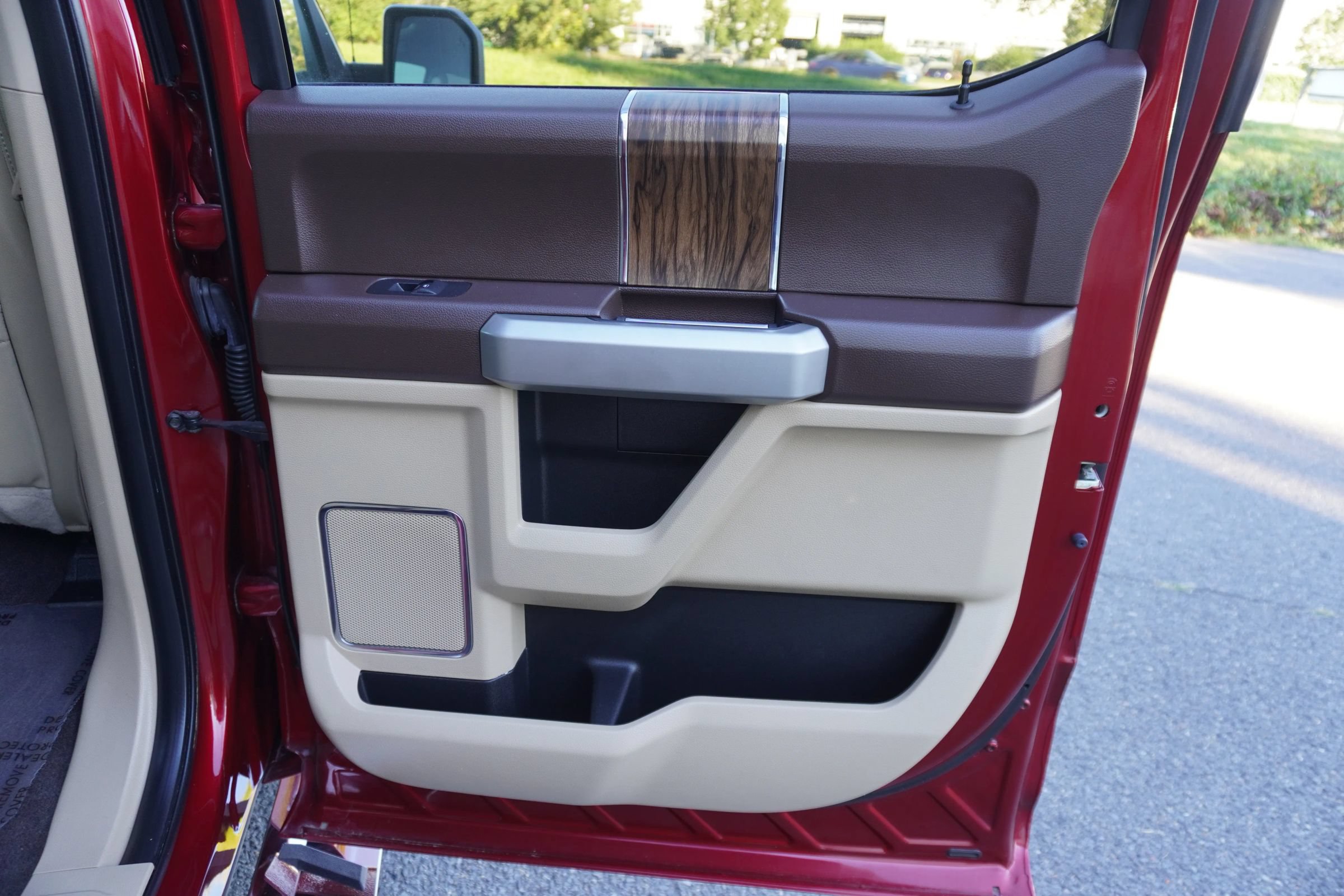 Used 2018 Ford F150 Lariat AWD/4WD image 23