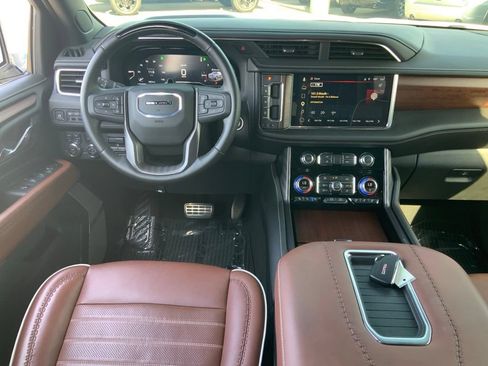 Used 2024 GMC Yukon XL Denali Ultimate AWD/4WD image 25