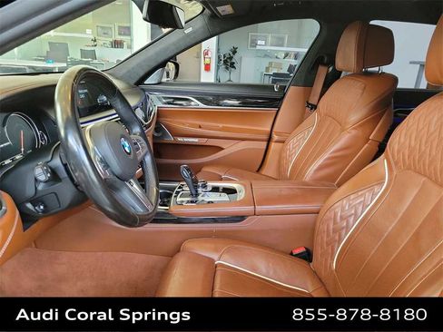 Used 2018 BMW M760i xDrive image 11