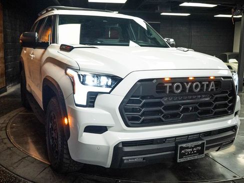 Used 2024 Toyota Sequoia TRD Pro AWD/4WD image 5