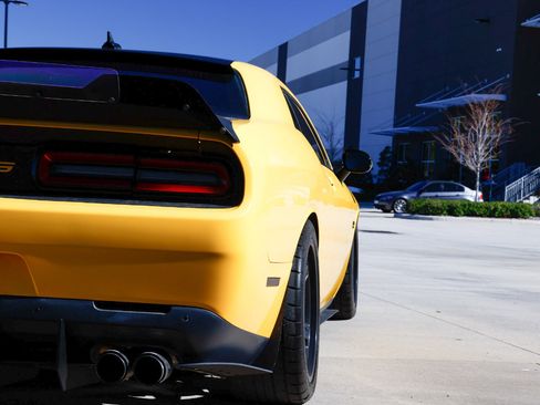 Used 2017 Dodge Challenger R/T w/ Sound Group image 34