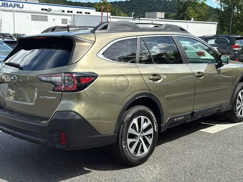 Certified 2022 Subaru Outback Premium AWD/4WD image 4