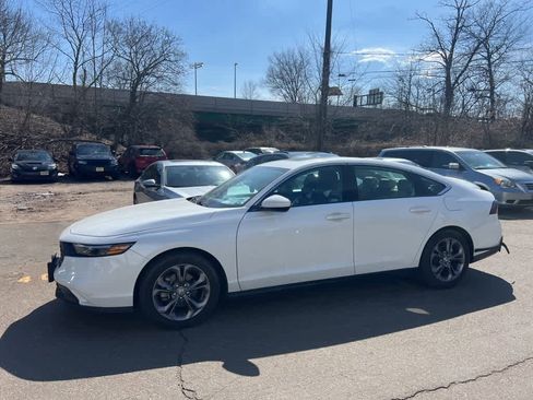 Used 2023 Honda Accord EX image 4
