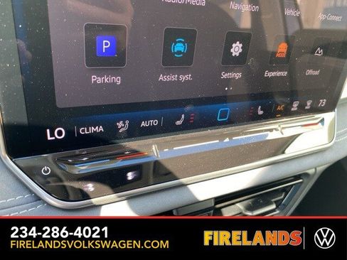 New 2025 Volkswagen Tiguan SE image 35