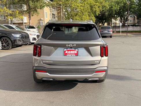 Used 2025 Kia Sorento EX AWD/4WD image 16
