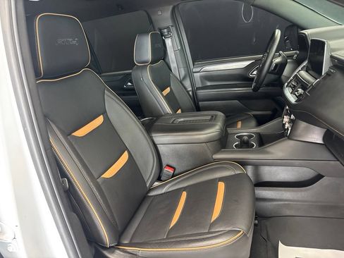Used 2024 GMC Yukon AT4 w/ Technology Package AWD/4WD image 13