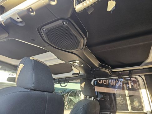 Used 2020 Jeep Wrangler Unlimited Sport image 9