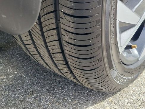 Certified 2025 Hyundai Elantra SEL FWD image 26