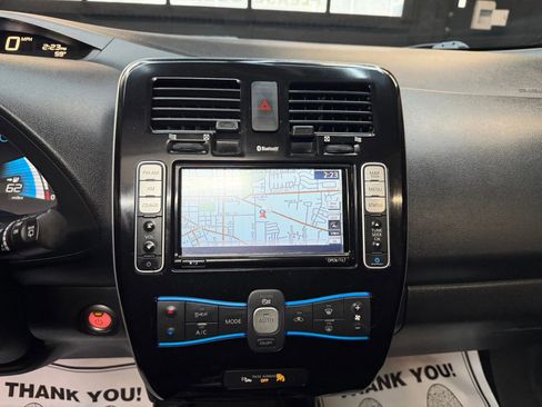 Used 2014 Nissan Leaf SV image 15