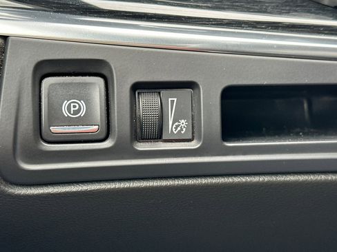 Certified 2023 Cadillac XT5 Premium Luxury image 35