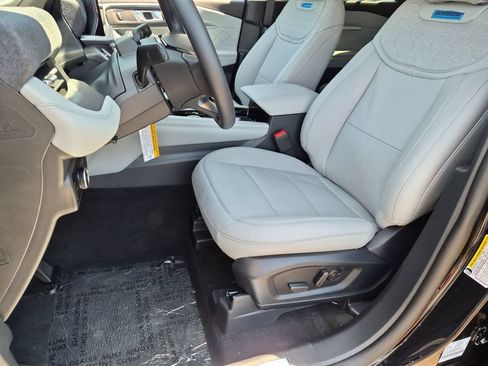 New 2026 Ford Explorer Platinum w/ LUX Leather Package AWD/4WD image 12