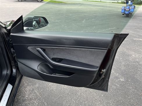 Used 2018 Tesla Model 3 Long Range AWD/4WD image 32