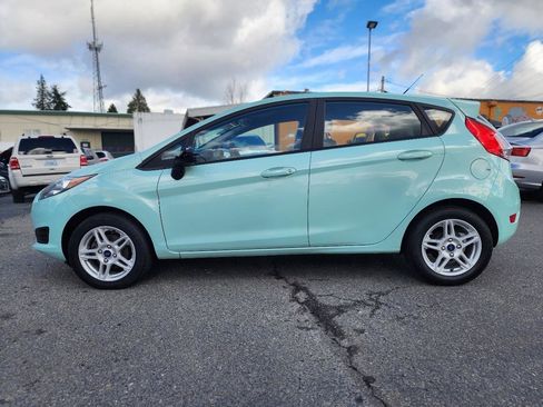 Used 2018 Ford Fiesta SE image 9