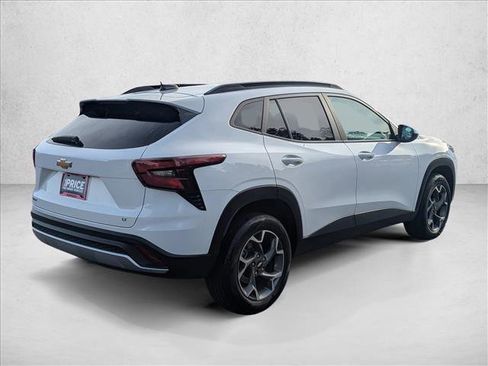 Used 2024 Chevrolet Trax LT image 5