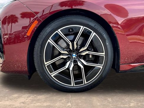 Used 2023 BMW 740i w/ Parking Assistance Package RWD image 34