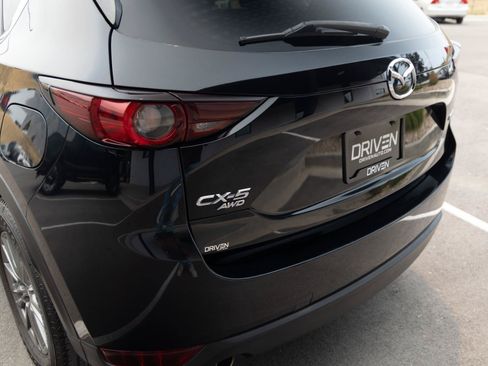 Used 2017 MAZDA CX-5 Touring w/ Preferred Equipment Package AWD/4WD image 10