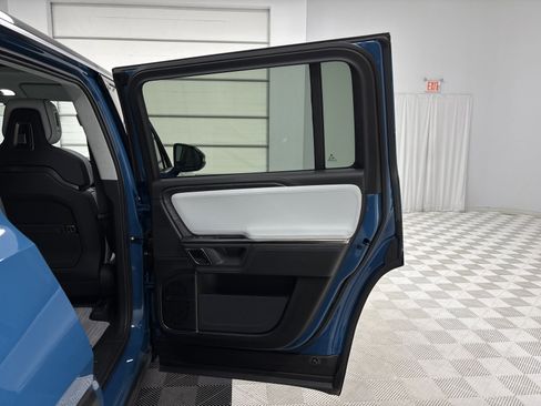 Used 2023 Rivian R1S Adventure AWD/4WD image 19