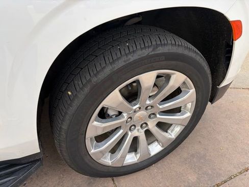 Used 2023 Chevrolet Tahoe Premier AWD/4WD image 12