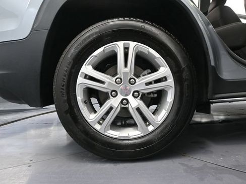 Used 2024 GMC Terrain SLE FWD image 14