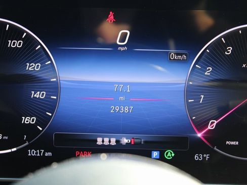 Used 2024 Mercedes-Benz GLC 300 4MATIC image 15