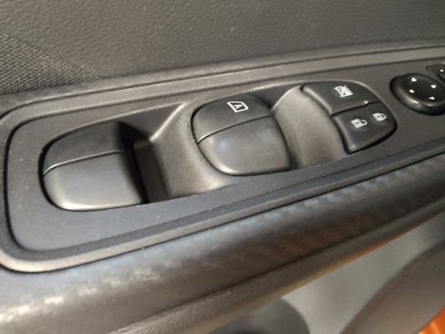 Used 2021 Nissan Versa SV FWD image 27