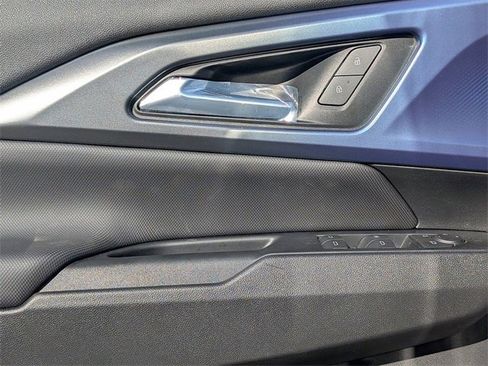 New 2026 Chevrolet Equinox EV LT image 19