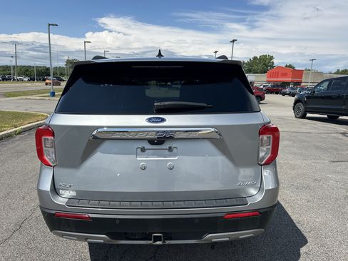 Used 2023 Ford Explorer XLT w/ Equipment Group 202A AWD/4WD image 14
