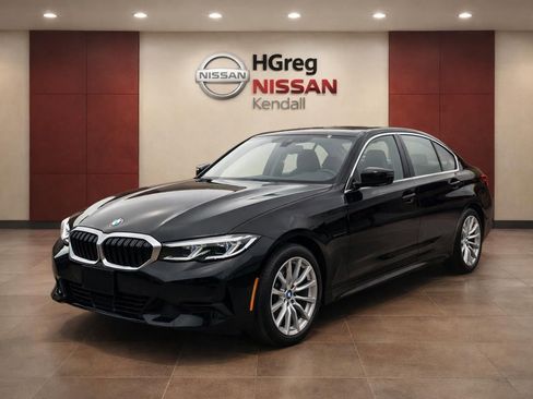 Used 2023 BMW 330e xDrive w/ Driving Assistance Package AWD/4WD image 3