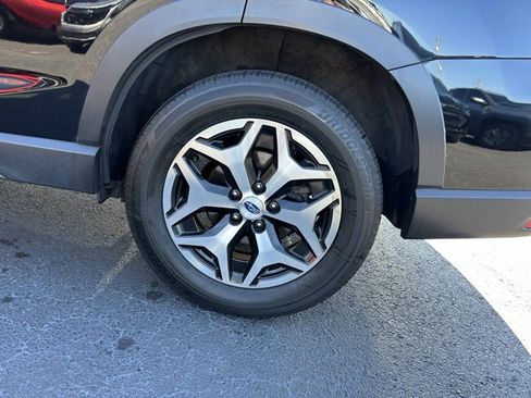 Used 2023 Subaru Forester Premium image 10