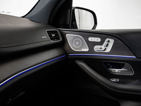 Used 2020 Mercedes-Benz GLS 450 4MATIC image 45