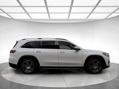 Used 2024 Mercedes-Benz GLS 450 4MATIC image 5